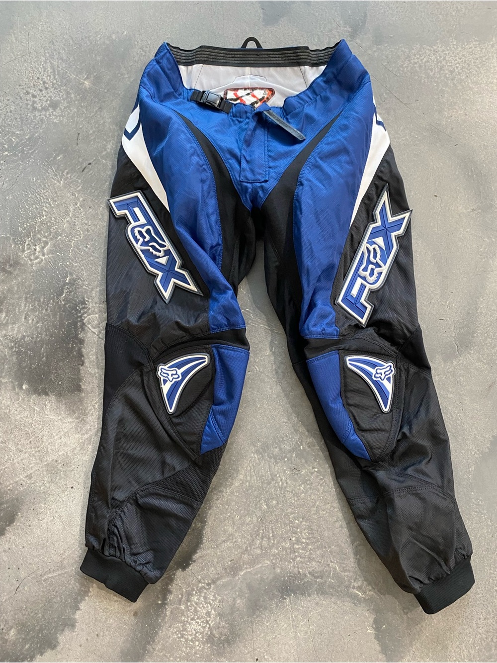Fox Racing 180 Motocross Blue & Black Pants Sz 34x29” Men’s 
(May A-1)